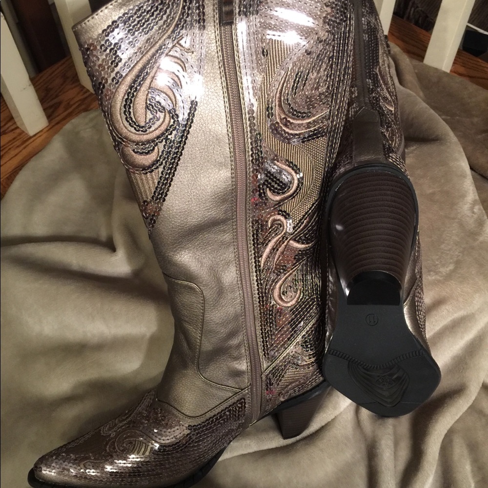 Western boots with bling
